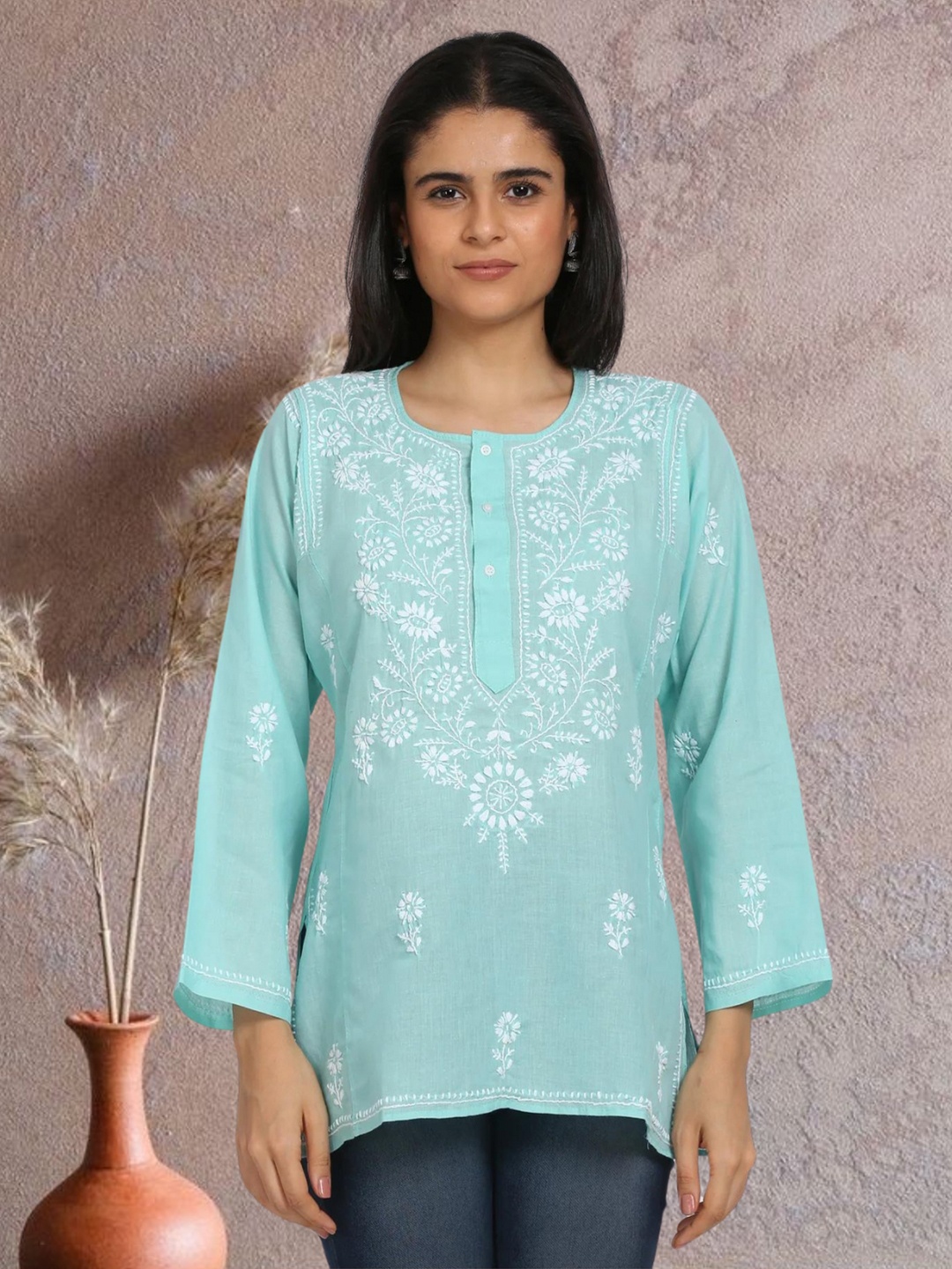 

PARAMOUNT CHIKAN Women Embroidered Lucknowi Chikankari Cotton Kurti, Sea green