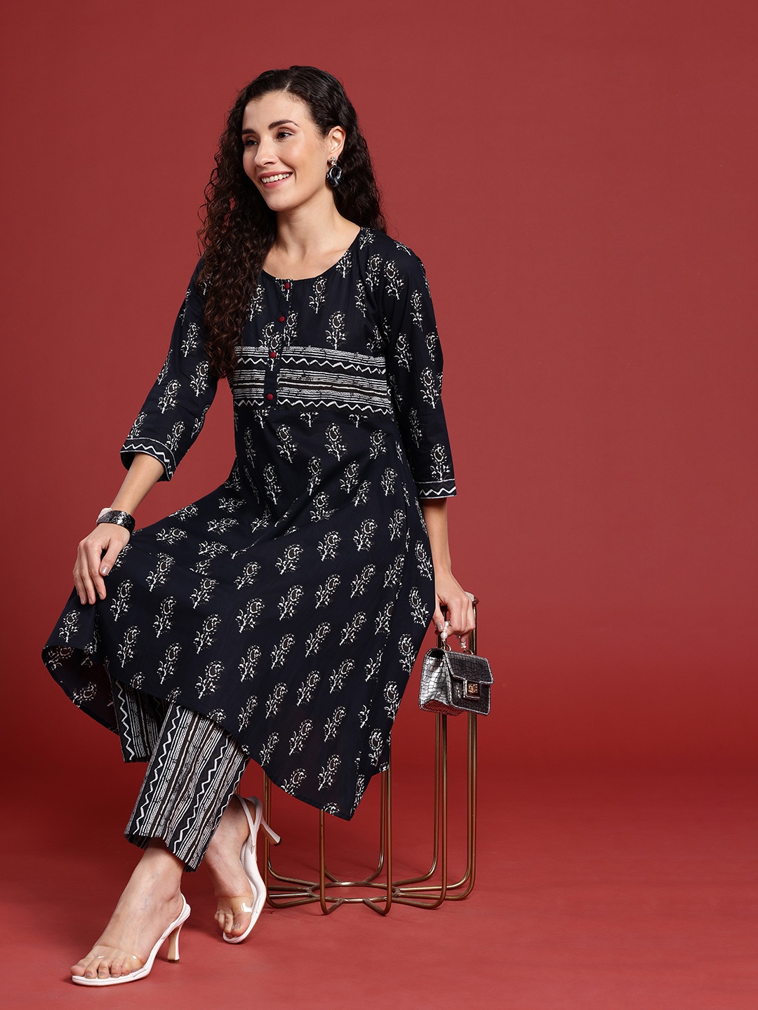 

Anouk Paisley Printed Pure Cotton Kurta with Trousers, Black