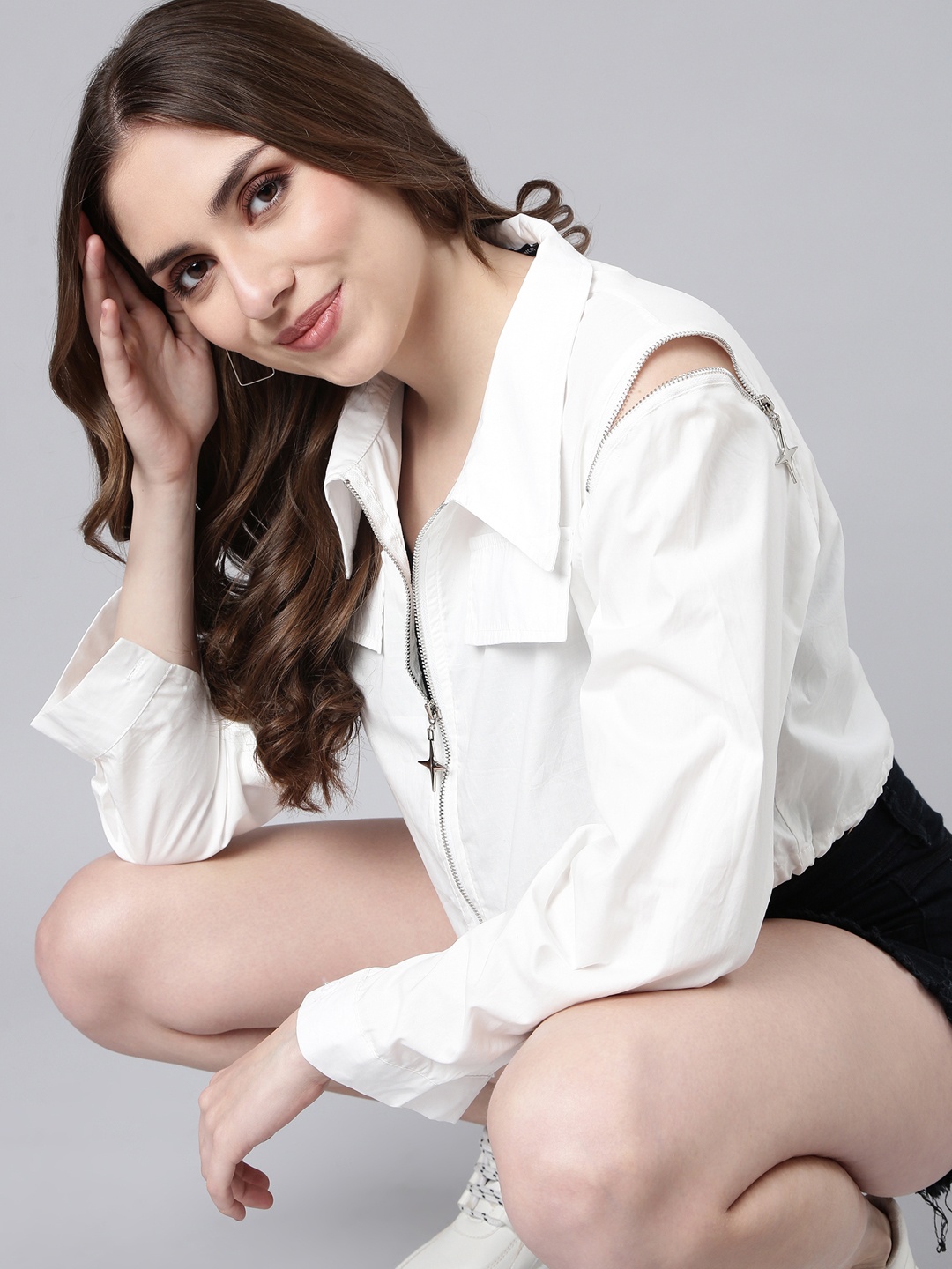 

SHOWOFF Spread Collar Zip Detail Cotton Crop Tailored Jacket, White