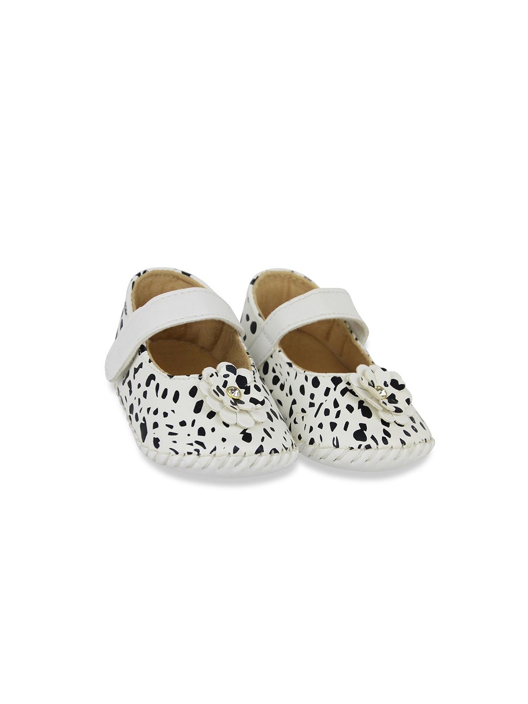 

BAESD Infants Girls Self Design Booties, White