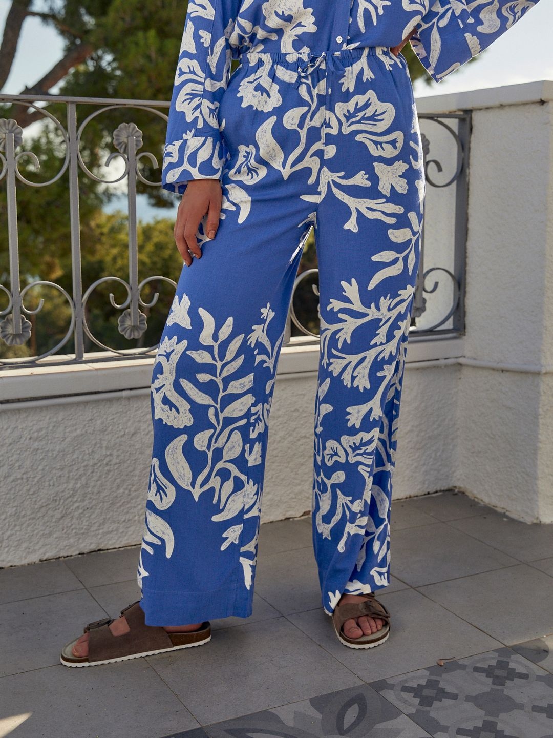 

NEXT Women Floral Printed Trousers, Blue