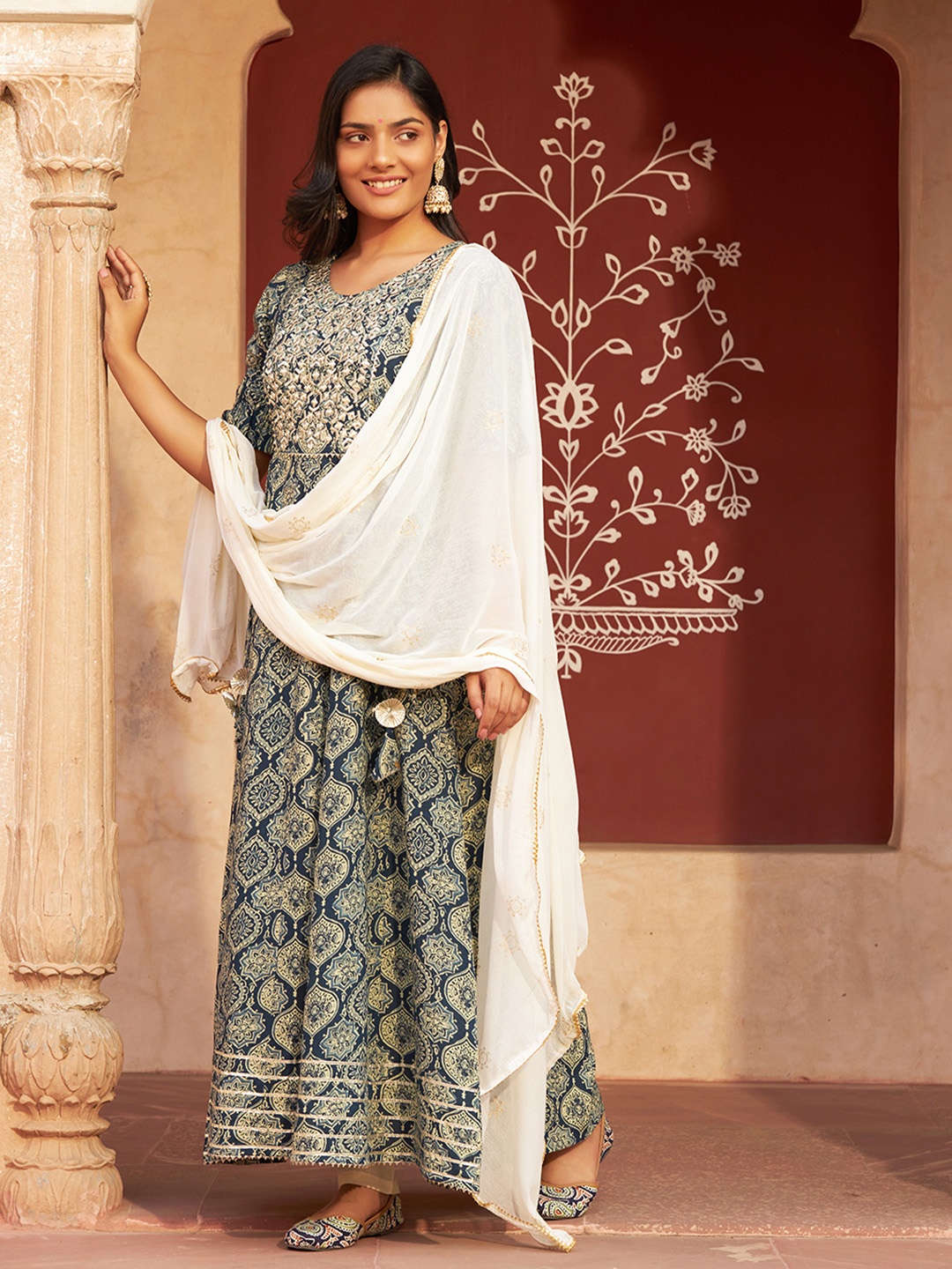 

Chandbaali Ethnic Motifs Embroidered Pure Cotton Kurta With Pyjama & Dupatta, Blue