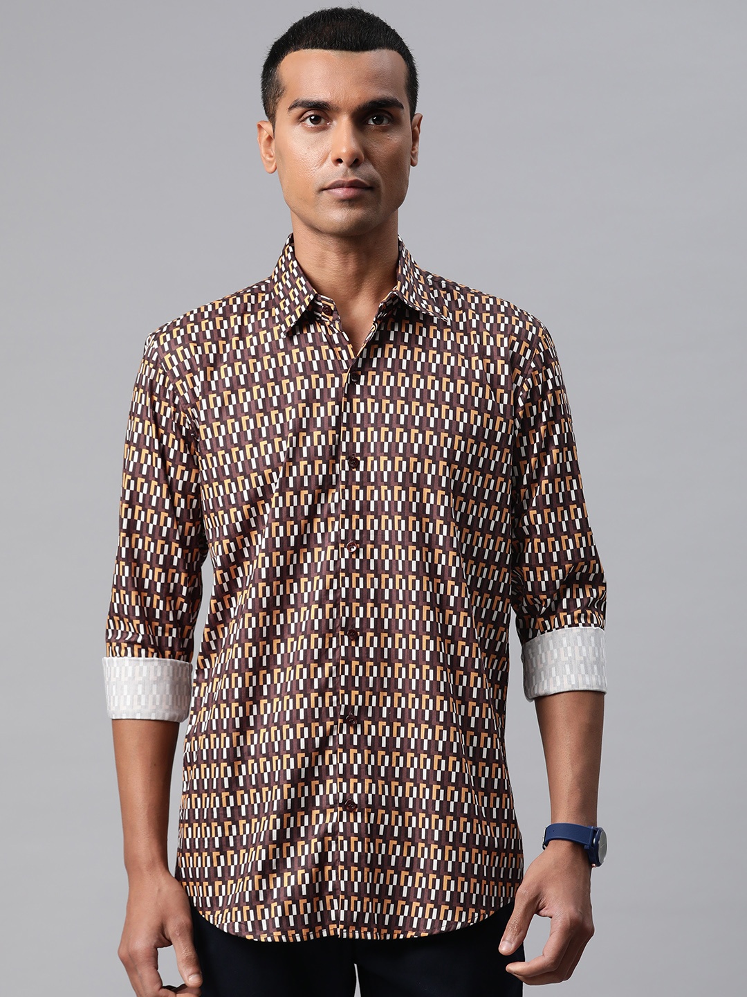 

Monsui Men Classic Geometric Printed Casual Shirt, Brown