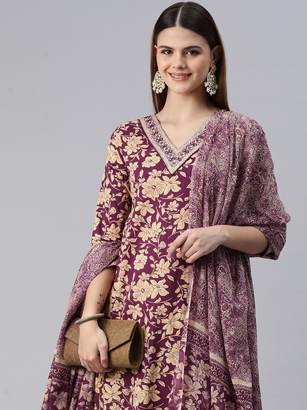 

Readiprint Women Floral Printed Regular Thread Work Pure Cotton Kurta with Trousers & With Dupatta, Magenta