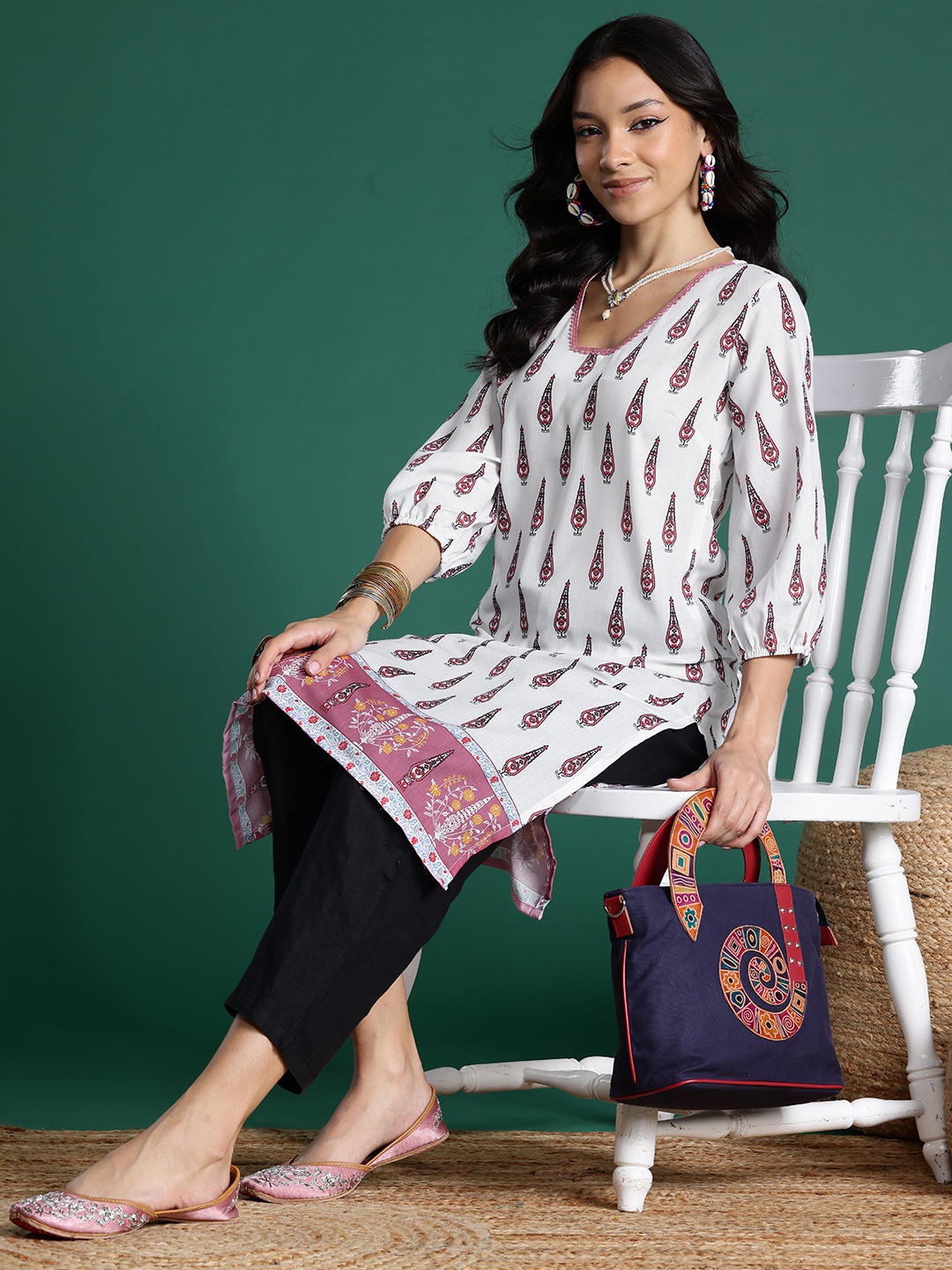 

Sangria Printed Puff Sleeves Kurta, White