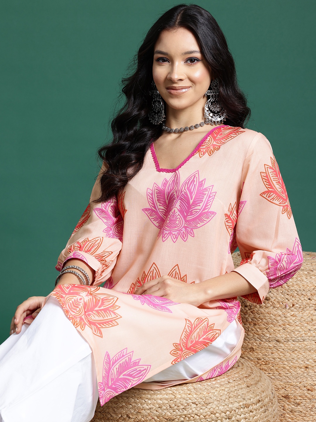 

Sangria Ethnic Motifs Print Indie Floral Kurta, Peach