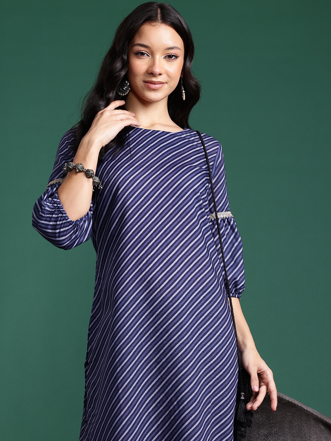 

Sangria Striped Gotta Patti Kurta, Blue