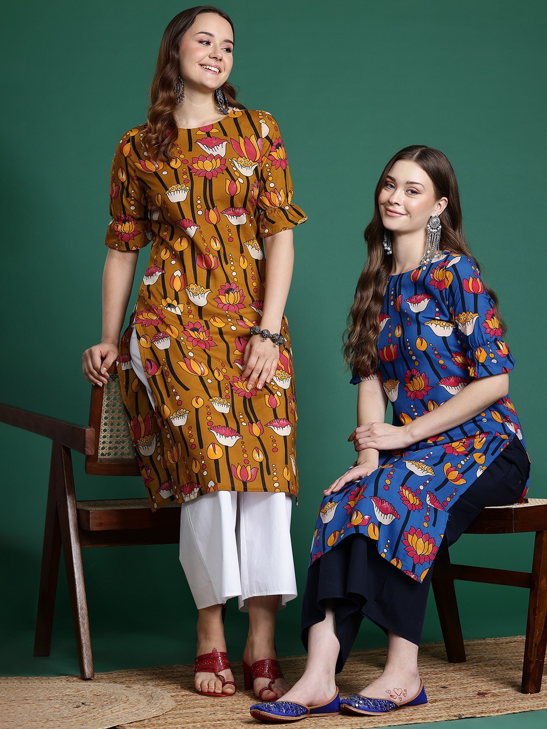 

Sangria Quirky Print Bell Sleeves Straight Kurta, Rust