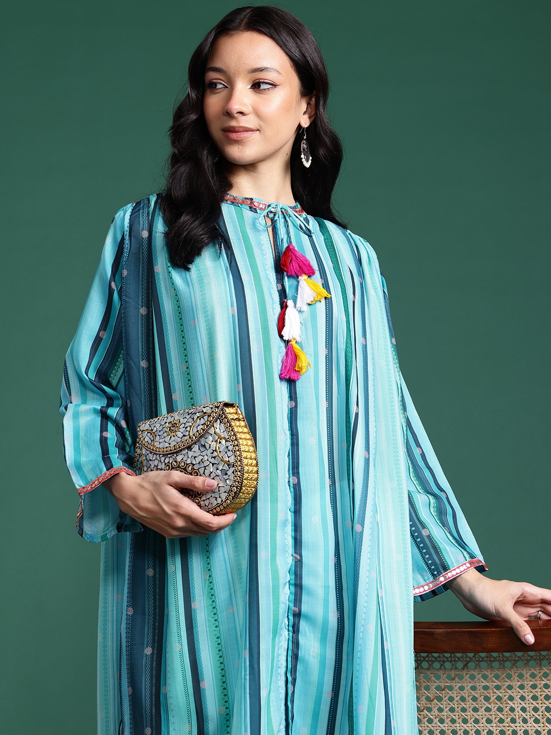

Sangria Printed Flared Sleeves Oversize Kurta, Blue