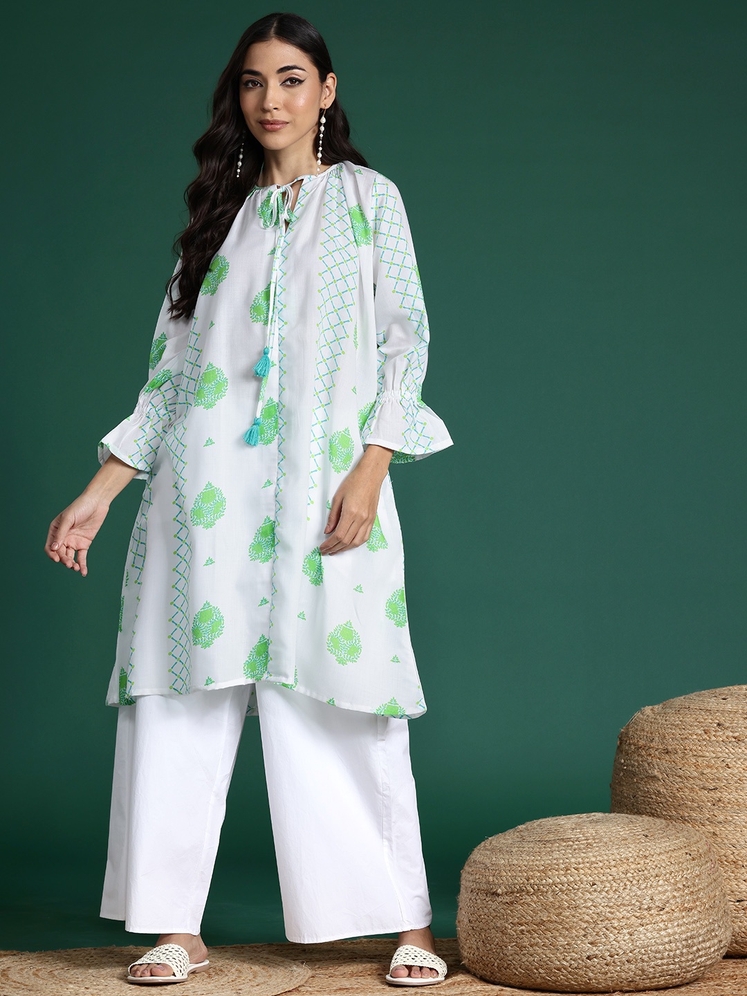 

Sangria Women Geometric Printed Bell Sleeves Kurta, White
