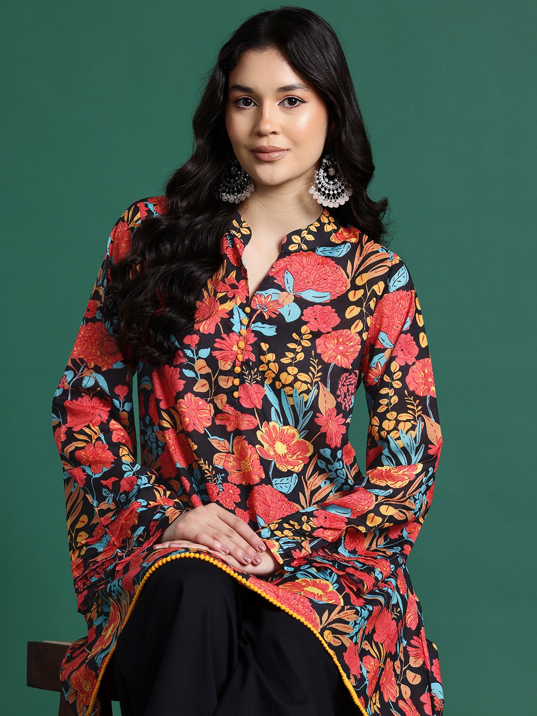 

Sangria Floral Printed Bell Sleeves Kurta, Black