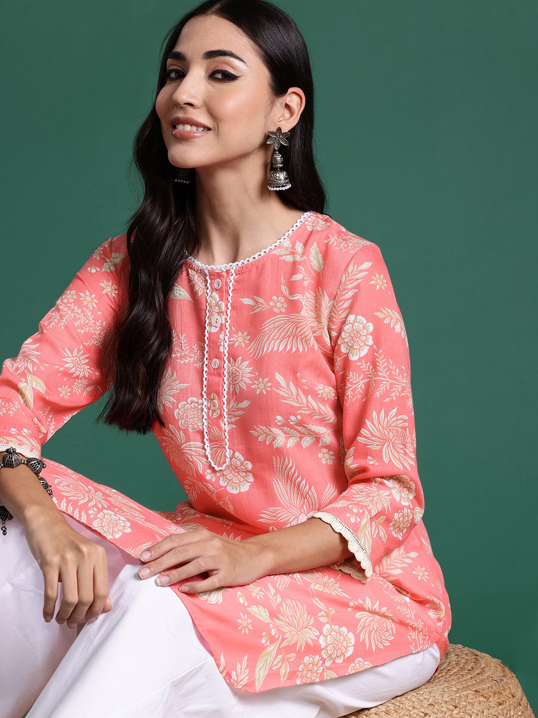 

Sangria Floral Print Lace Insert Kurta, Peach