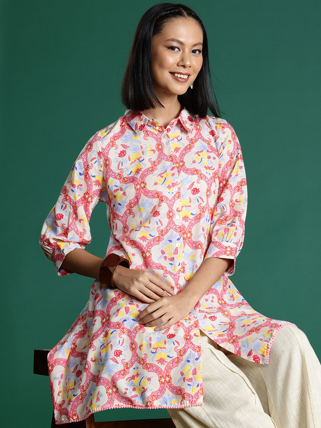 

Sangria Floral Print Shirt Collar Kurta, Cream