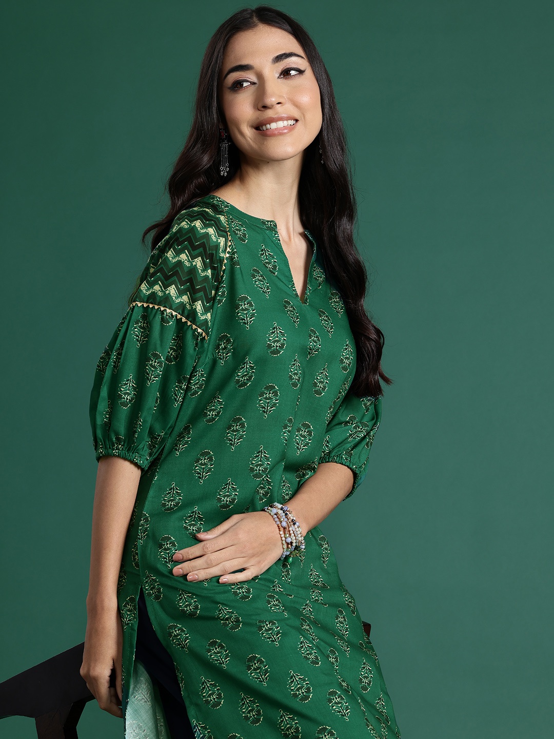 

Sangria Ethnic Motifs Printed Gotta Patti Straight Kurta, Green