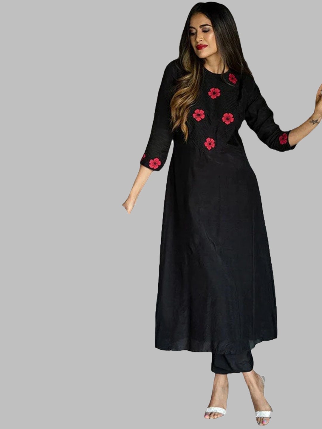 

ASHVMEGH Floral Embroidered Regular Thread Work Anarkali Kurta & Trouser, Black