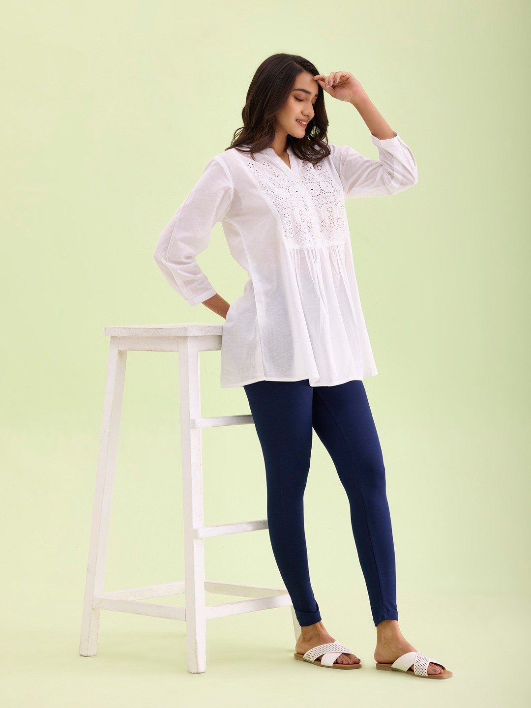 

Go Colors Women Navy Blue Solid Ankle-Length Leggings