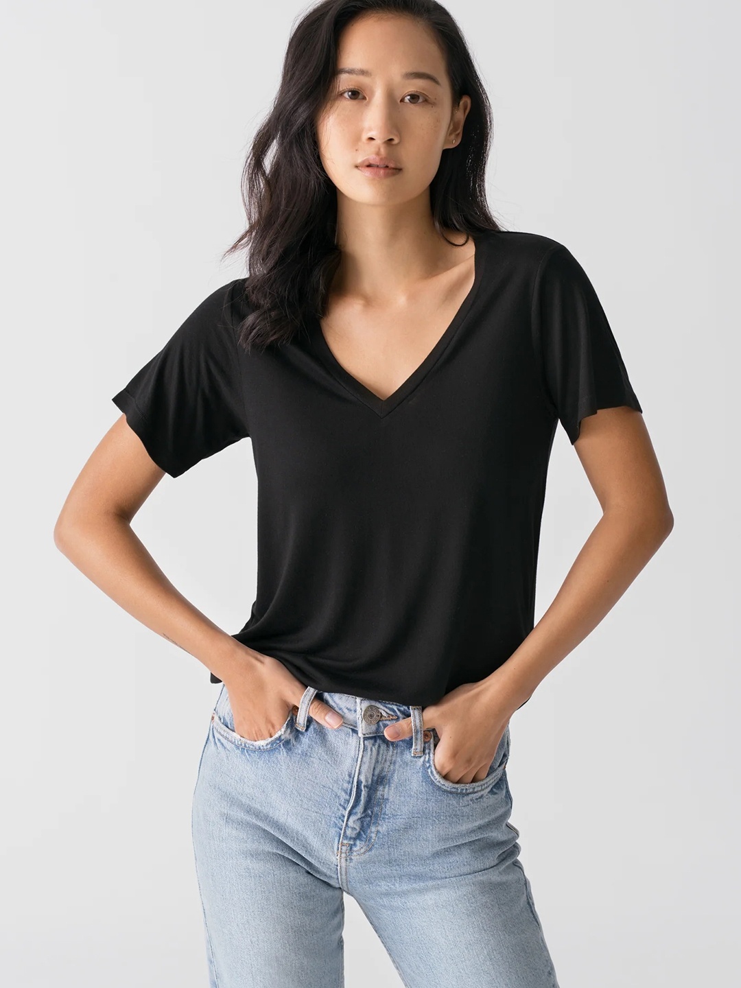 

COLOR CAPITAL Pack of 5 V-Neck Short Sleeves Top, Black