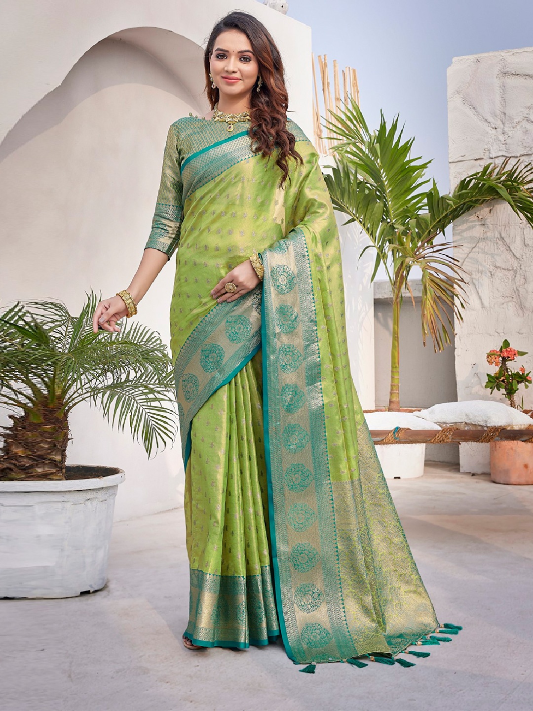 

LeeliPeeri Designer Ethnic Motifs Woven Design Zari Saree, Green