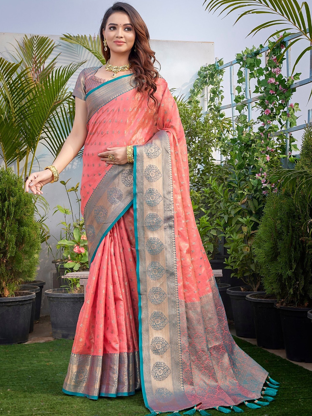 

LeeliPeeri Designer Woven Design Zari Saree, Peach