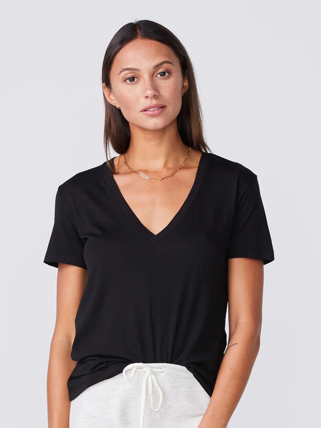 

COLOR CAPITAL Pack of 3 V-Neck Short Sleeves Top, Multi