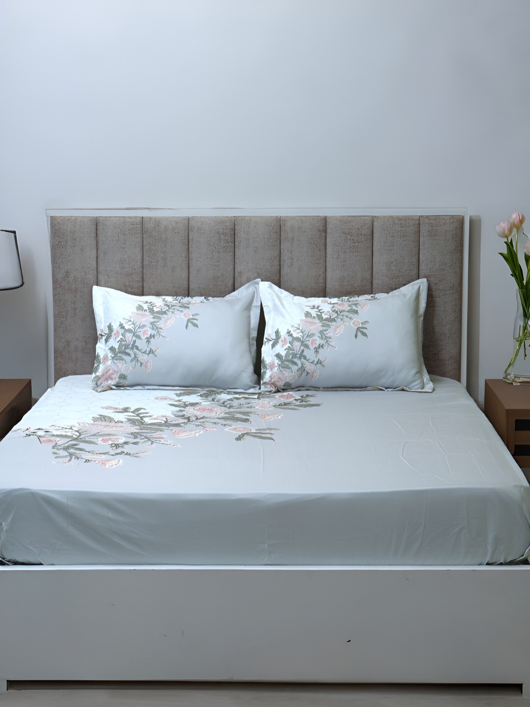 

GAPU & BALY Grey Floral Printed 120 TC King Bedsheet with 2 Pillow Covers