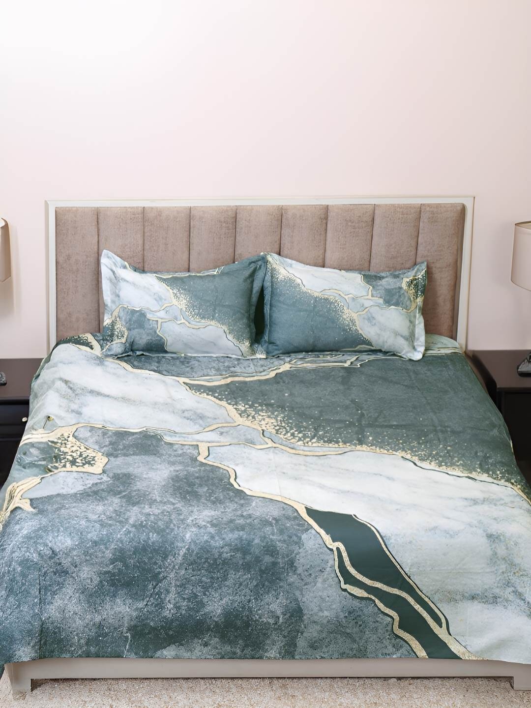 

GAPU & BALY Grey Abstract Printed 120 TC King Bedsheet with 2 Pillow Covers