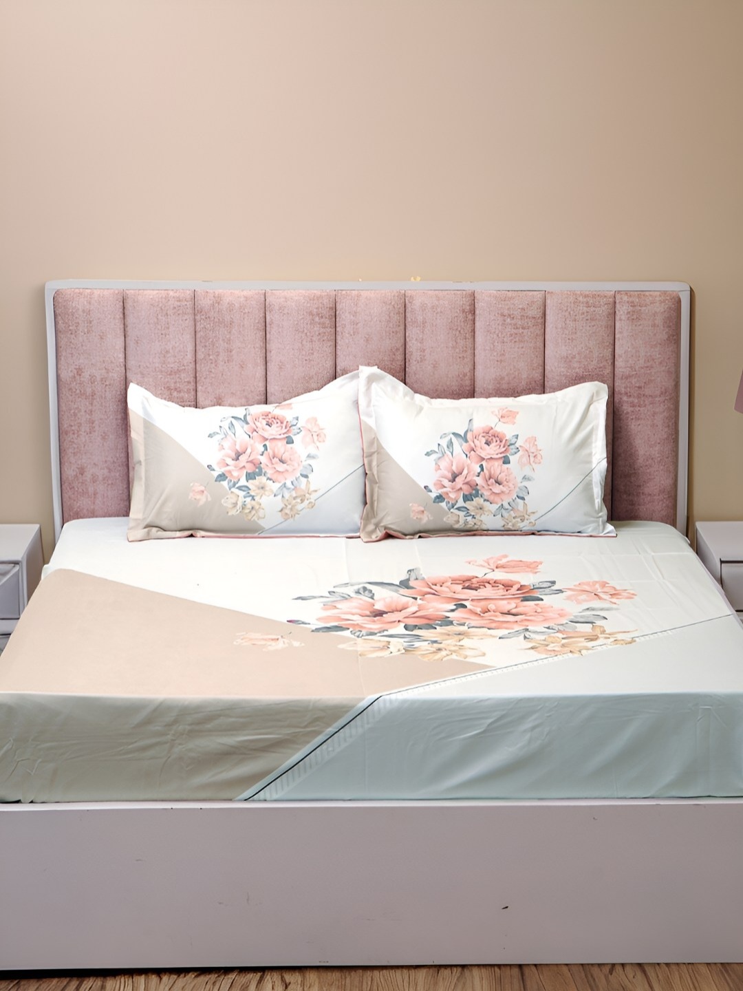 

GAPU & BALY Beige & Green Floral 120 TC King Bedsheet with 2 Pillow Covers
