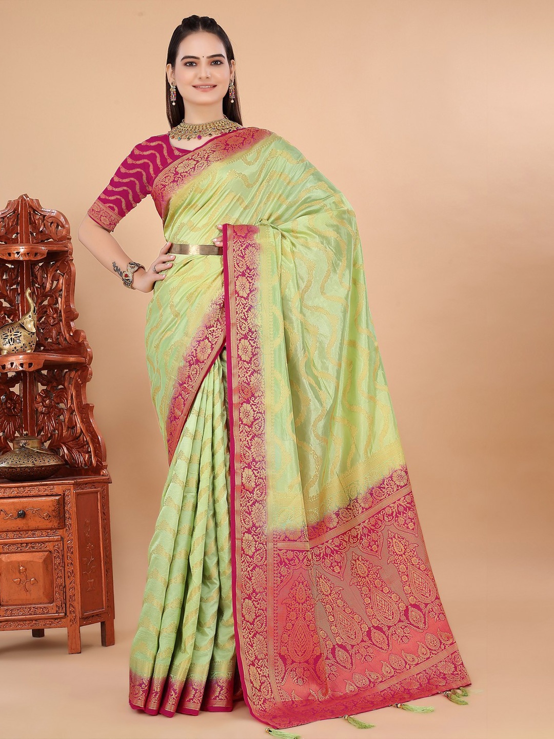 

Saree Exotica Woven Design Zari Pure Silk Banarasi Sarees, Lime green