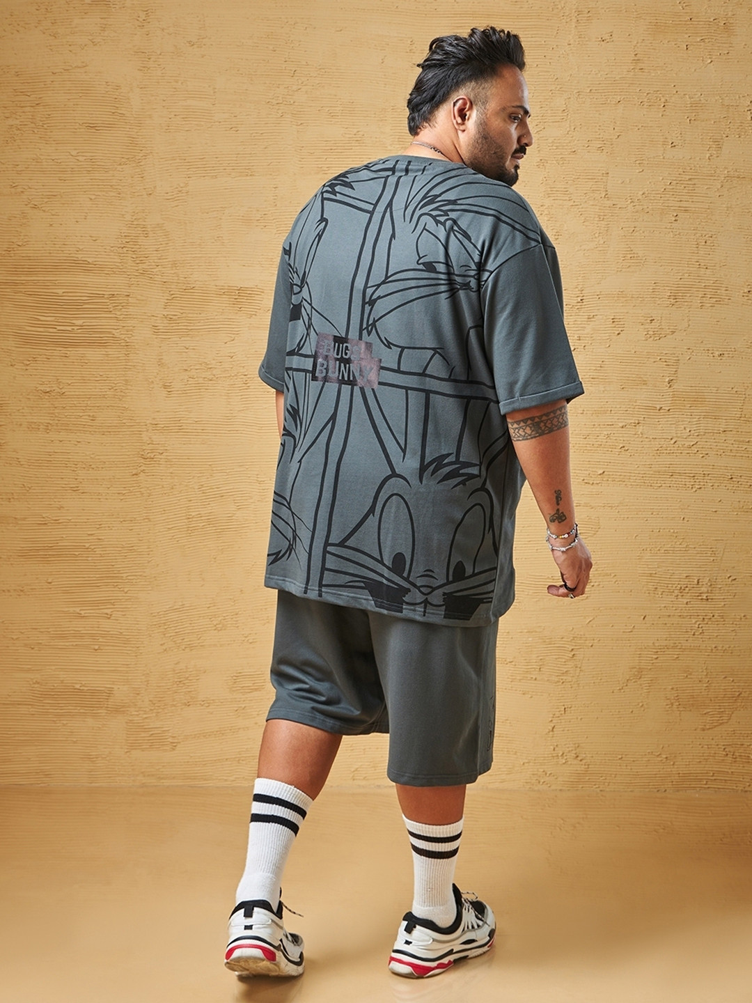 

Bewakoof Heavy Duty Looney Tunes Printed T-Shirt With Shorts, Grey