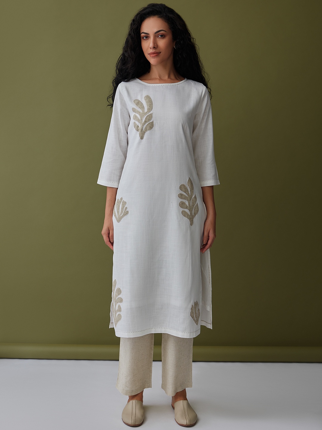 

Bombay Bloom Floral Applique Embroidered Straight Linen Kurta with Trousers, White