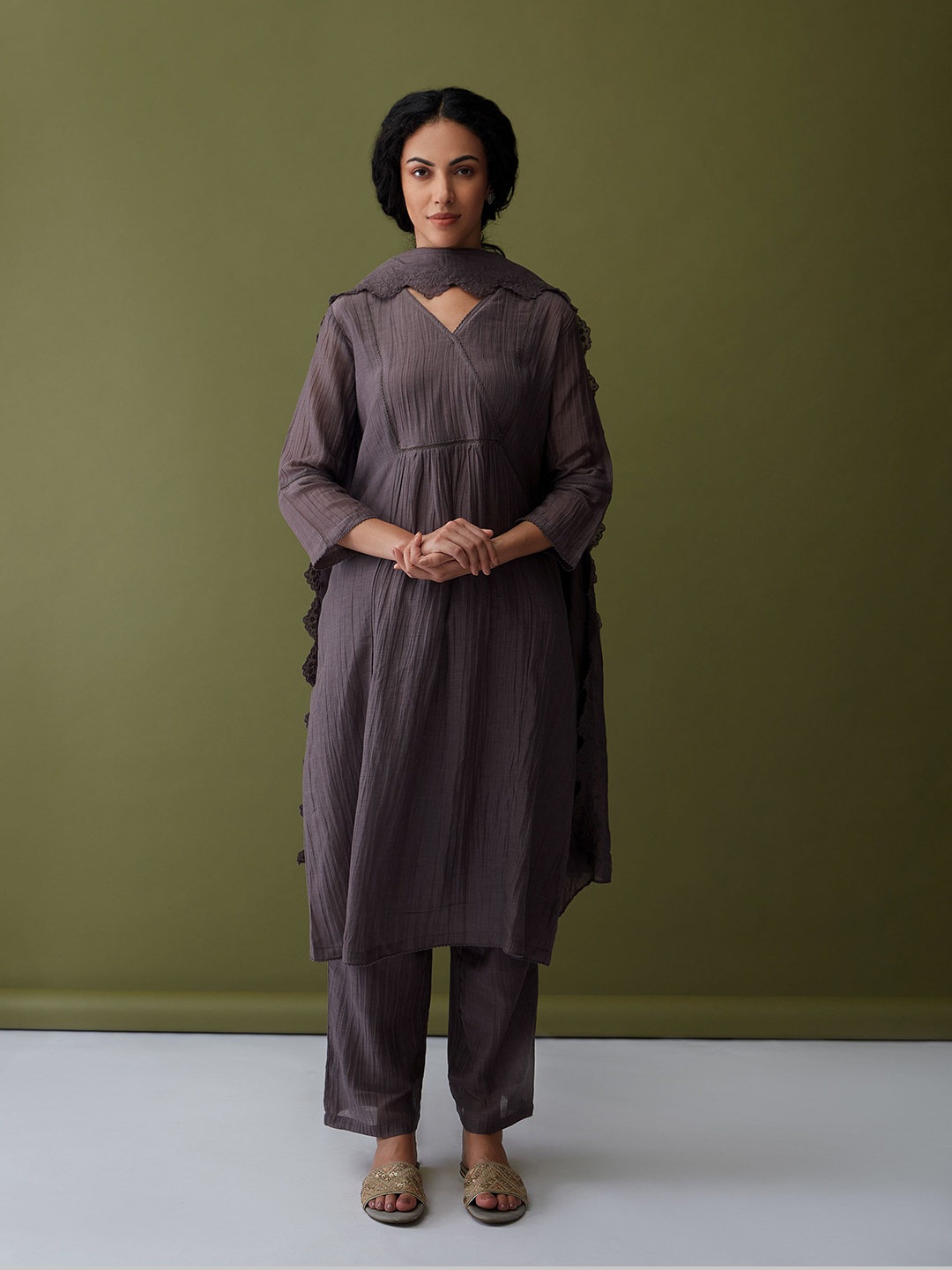 

Bombay Bloom Self Design V-Neck Straight Kurta with Trousers, Grey