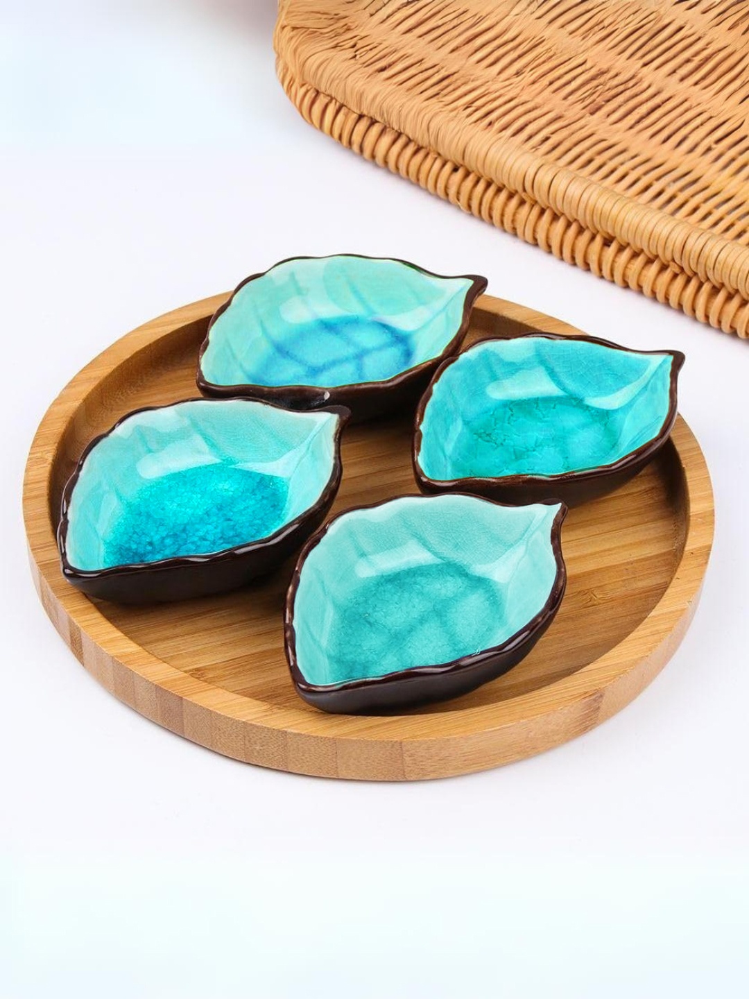 

YELONA Brown 4 Pieces Leaf Shaped Porcelain Glossy Dip Bowls