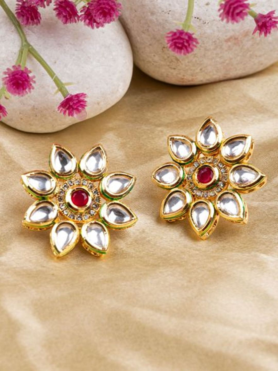 

SwaDev Gold-Plated Kundan-Studded Floral Studs Earrings, Red