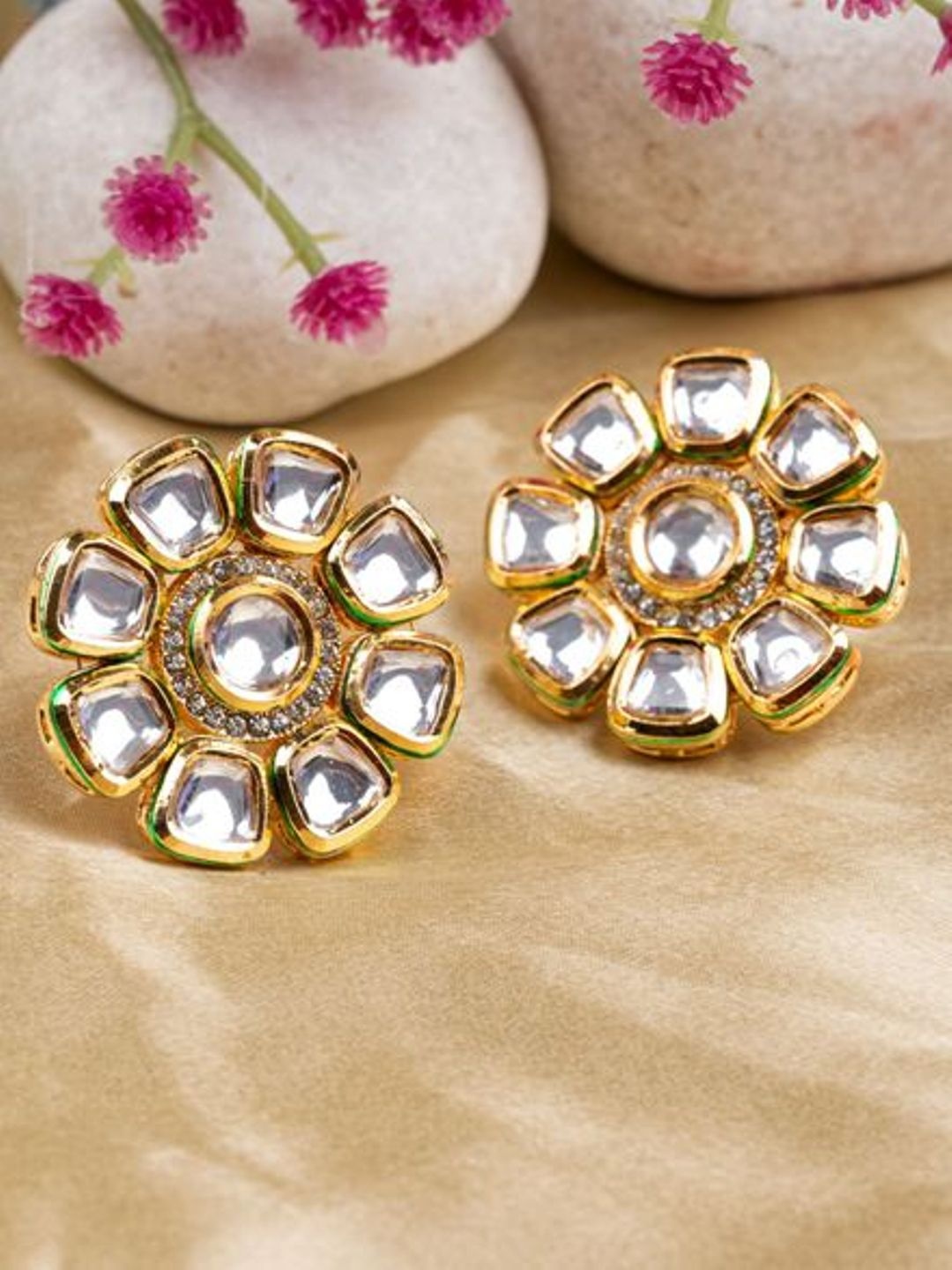 

SwaDev Gold-Plated Kundan-Studded Floral Studs Earrings, White