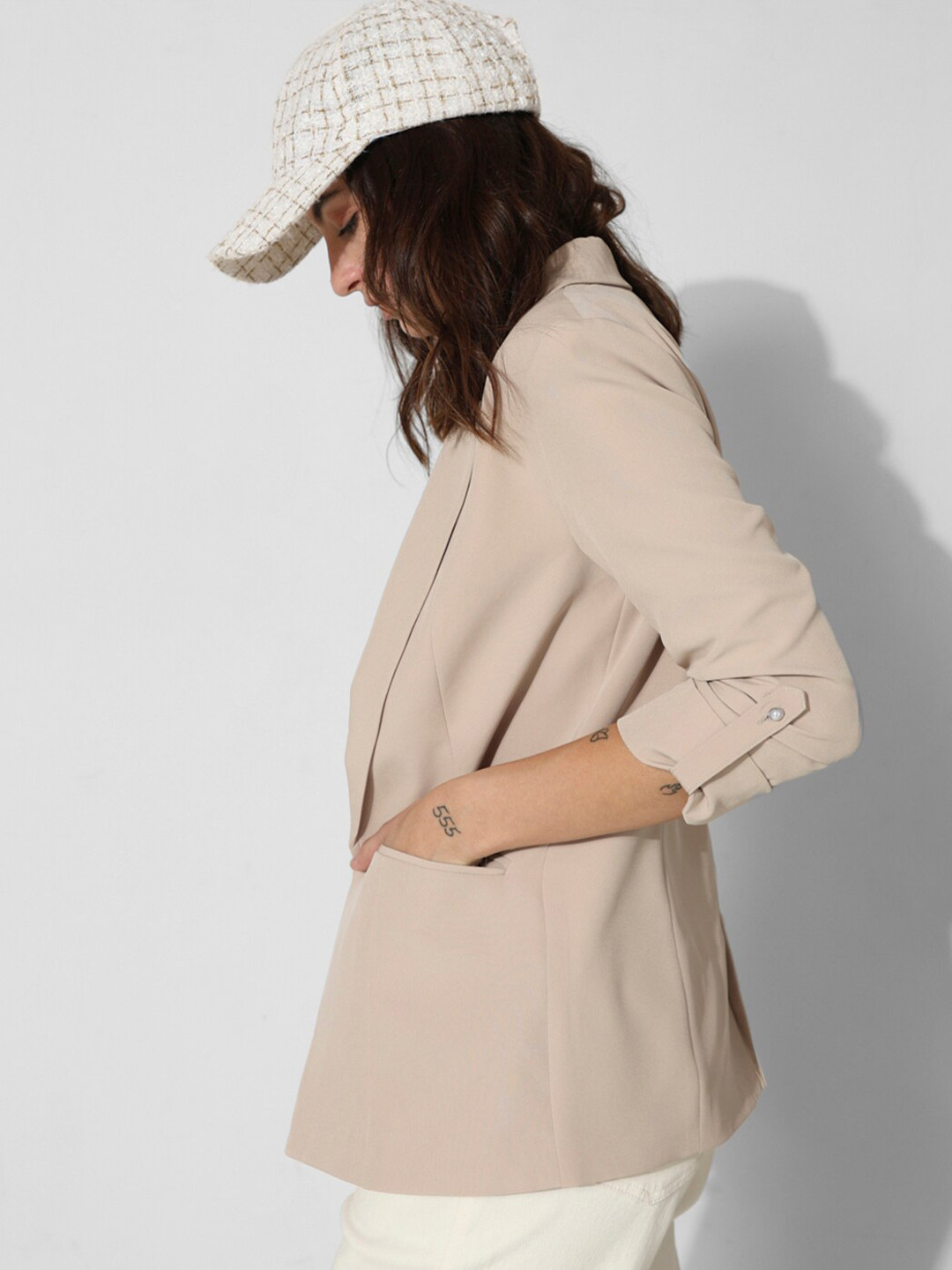 

ONLY Notched Lapel Collar Single-Breasted Tailored Fit Blazer, Beige