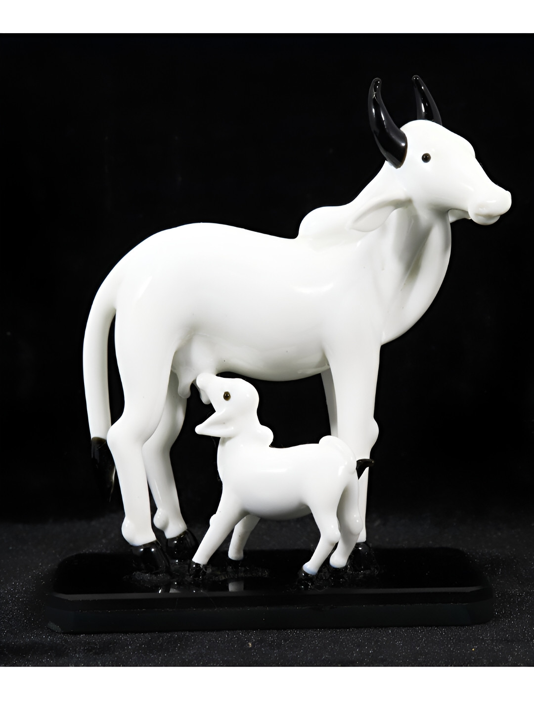 

NMII White Idol Showpiece