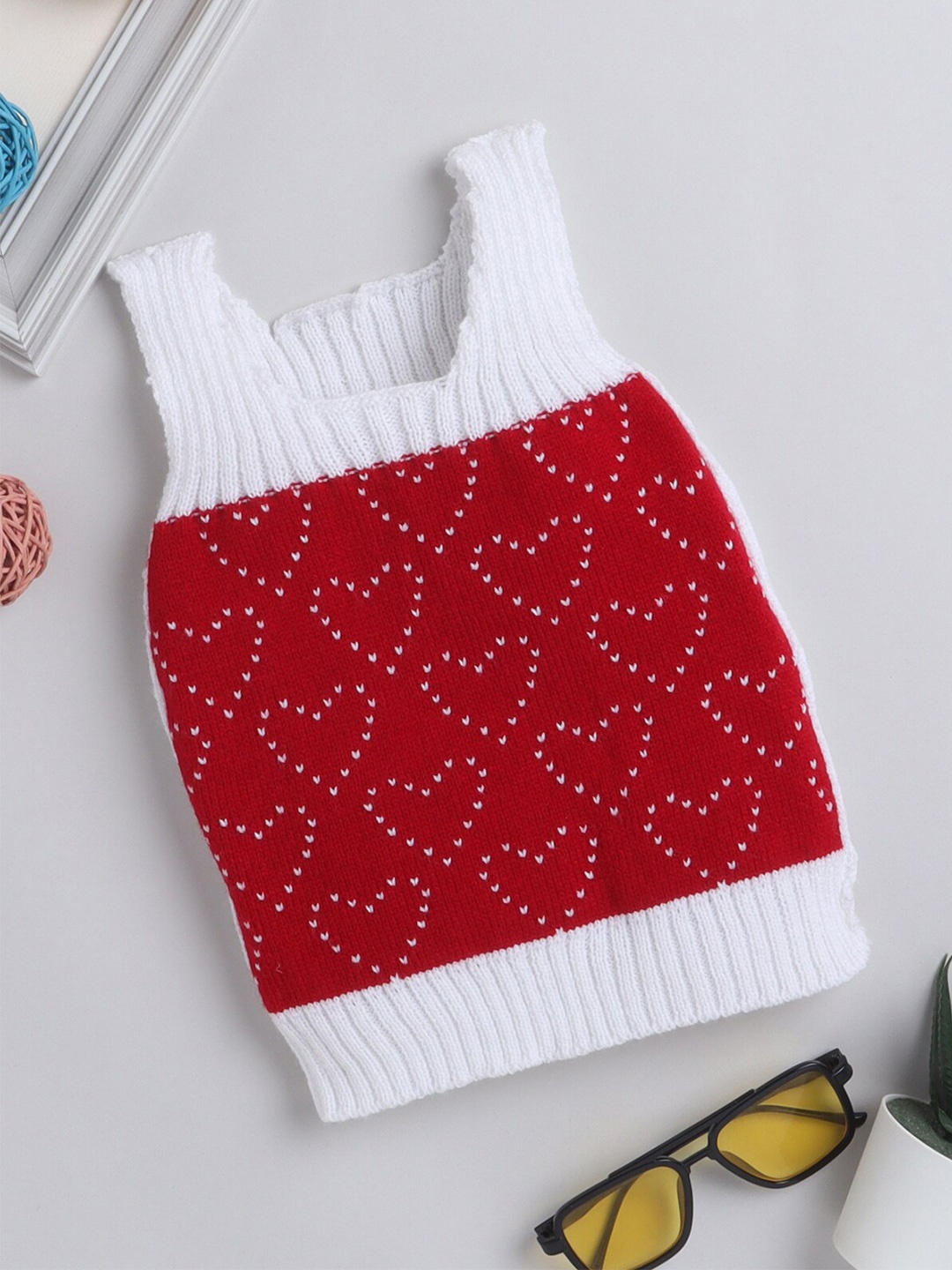 

Little Angels Kids Heart Desgin Scoop Neck Sleeveless Sweater Vest, White