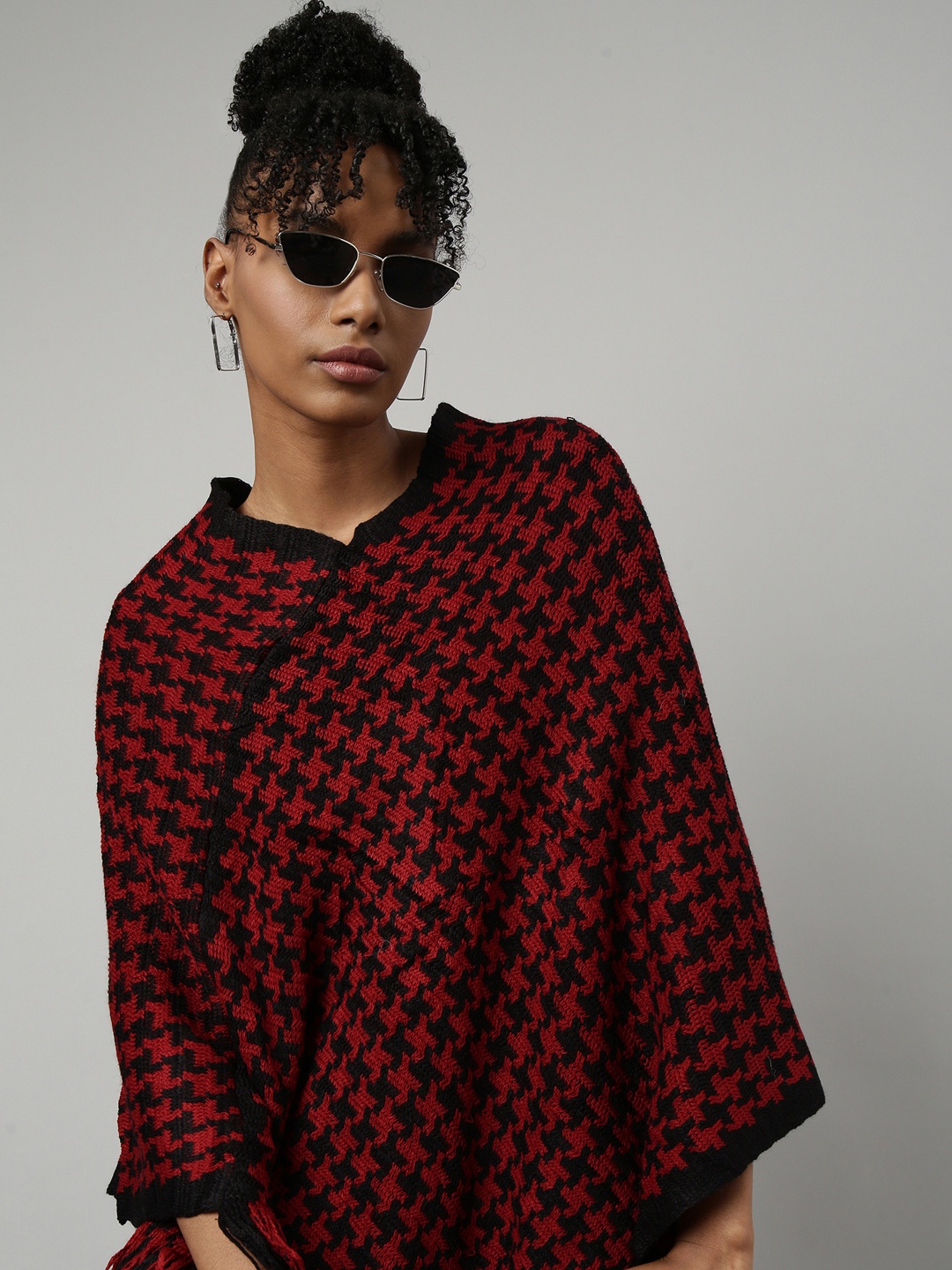 

SHOWOFF V-Neck Three-Quarter Sleeves Longline Poncho with Fringed Detail, Red