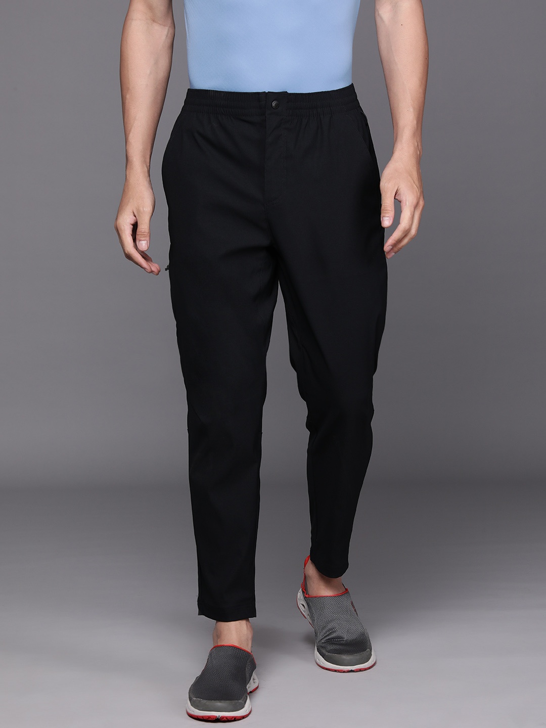 

Columbia Men Mesa Solid Regular Fit Track Pants, Black