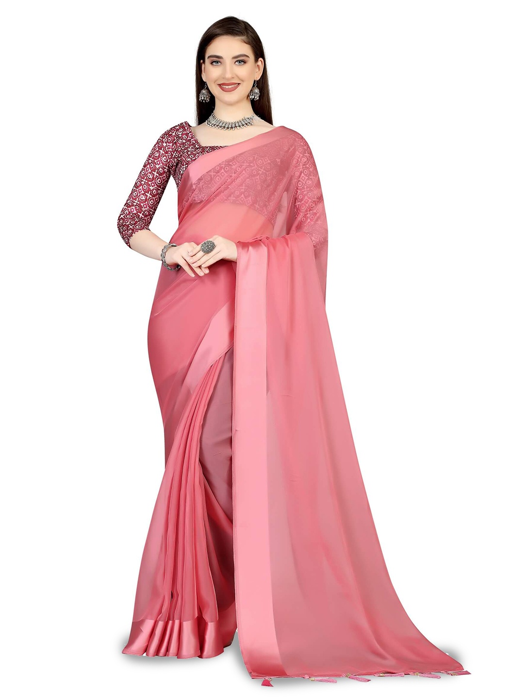 

Avojee Ethnic Plain Zari Saree, Peach