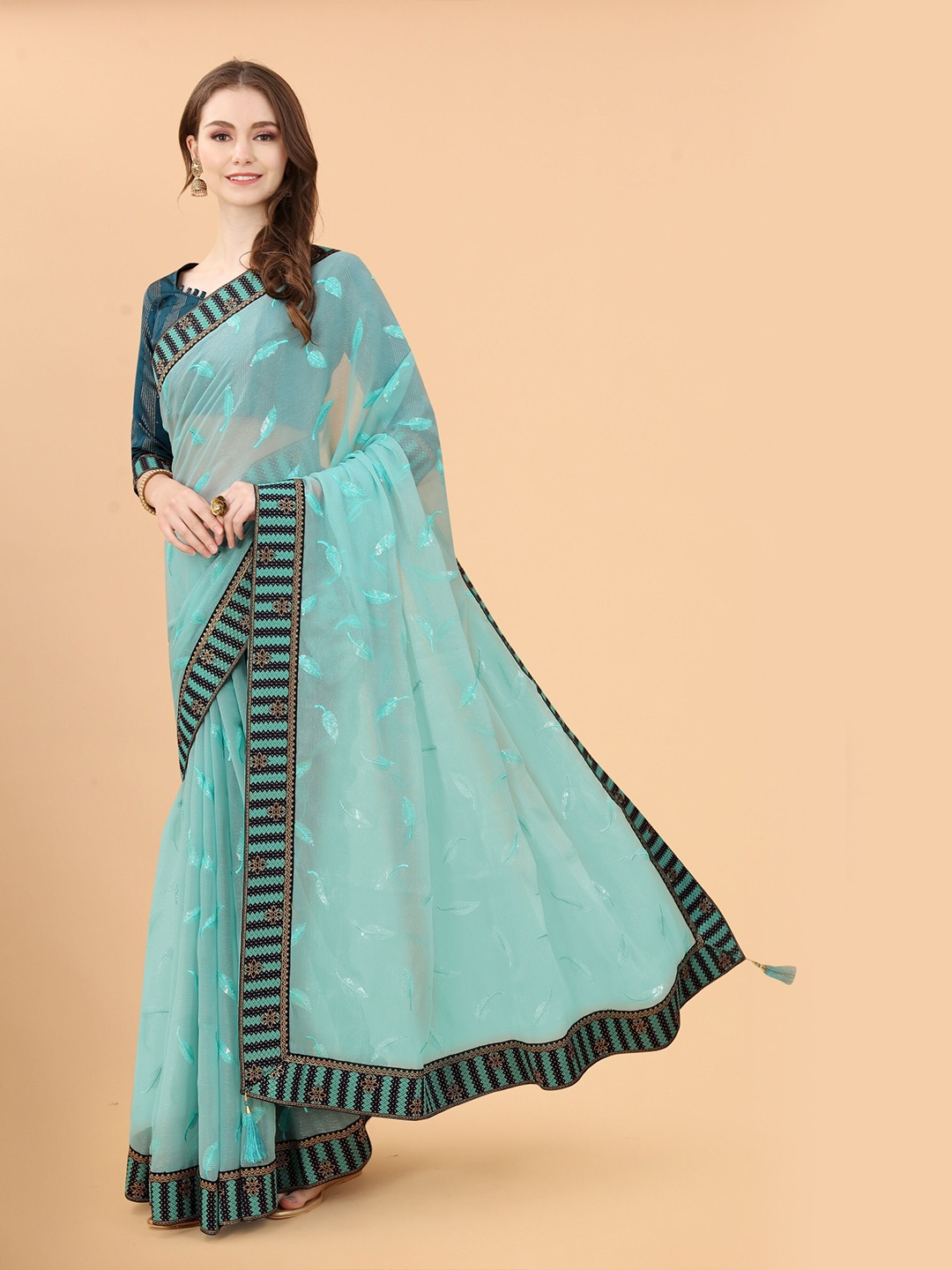 

Avojee Floral Embroidered Saree, Turquoise blue