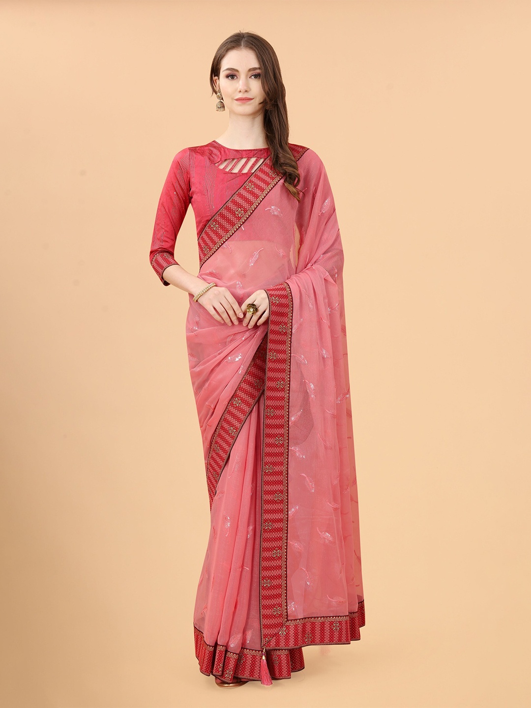 

Avojee Floral Embroidered Saree, Red