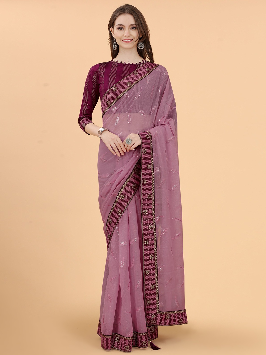 

Avojee Floral Embroidered Heavy Work Saree, Magenta