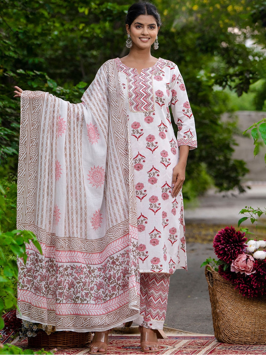 

Mialo fashion Ethnic Motifs Printed Gotta Patti Straight Kurta with Palazzos & Dupatta, White