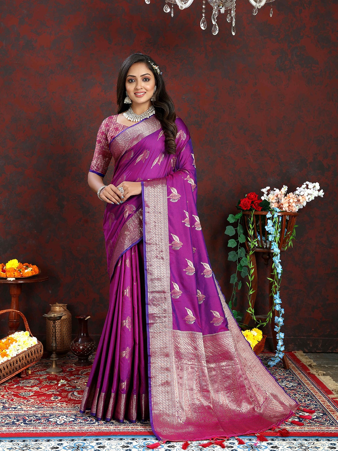 

ZILVIRA Ethnic Motifs Woven Design Zari Banarasi Saree, Purple