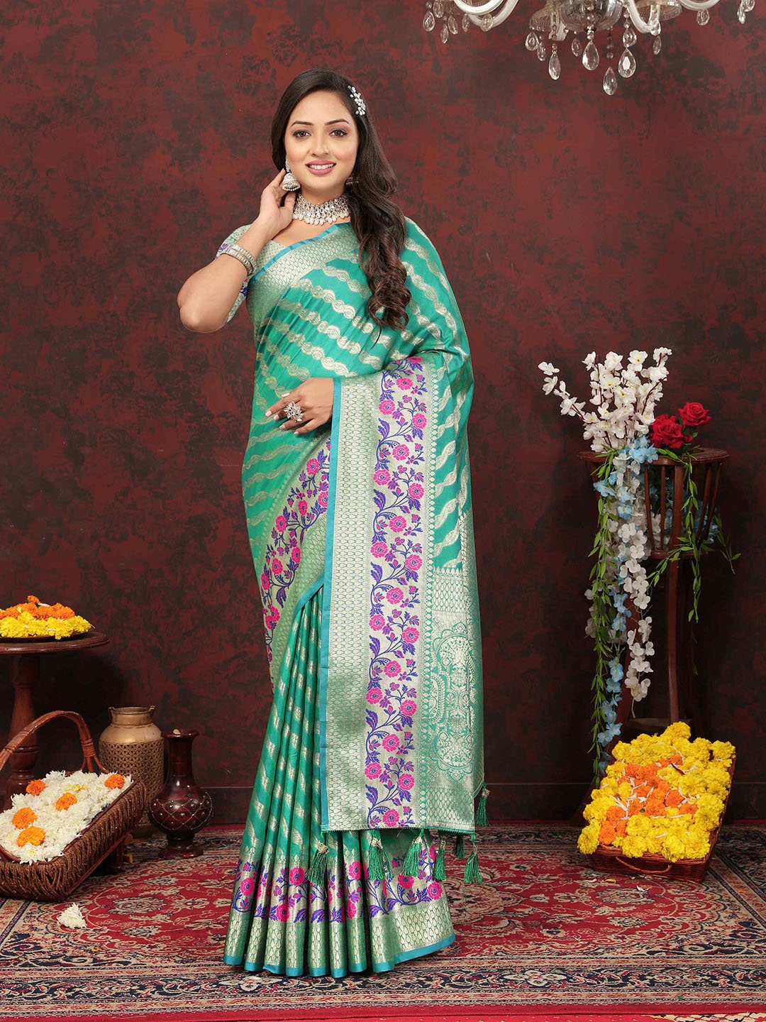 

ZILVIRA Striped Woven Design Zari Leheriya Saree, Green