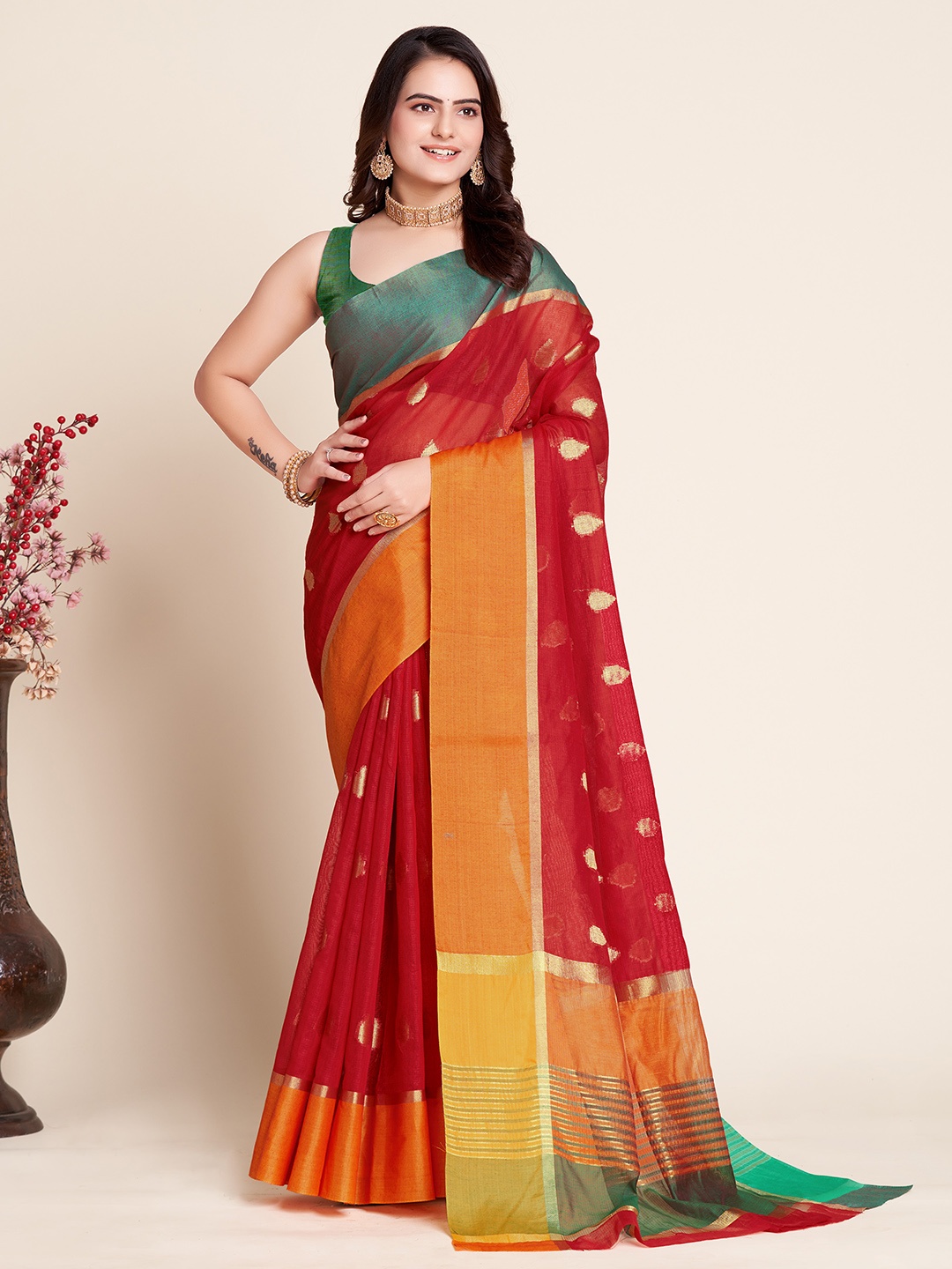 

LeeliPeeri Designer Ethnic Motifs Woven Design Zari Saree, Red