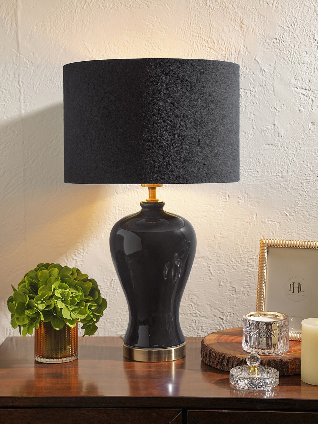 

Pure Home and Living Black & Gold Toned Cylindrical Shaped Contemporary Lamp Shade