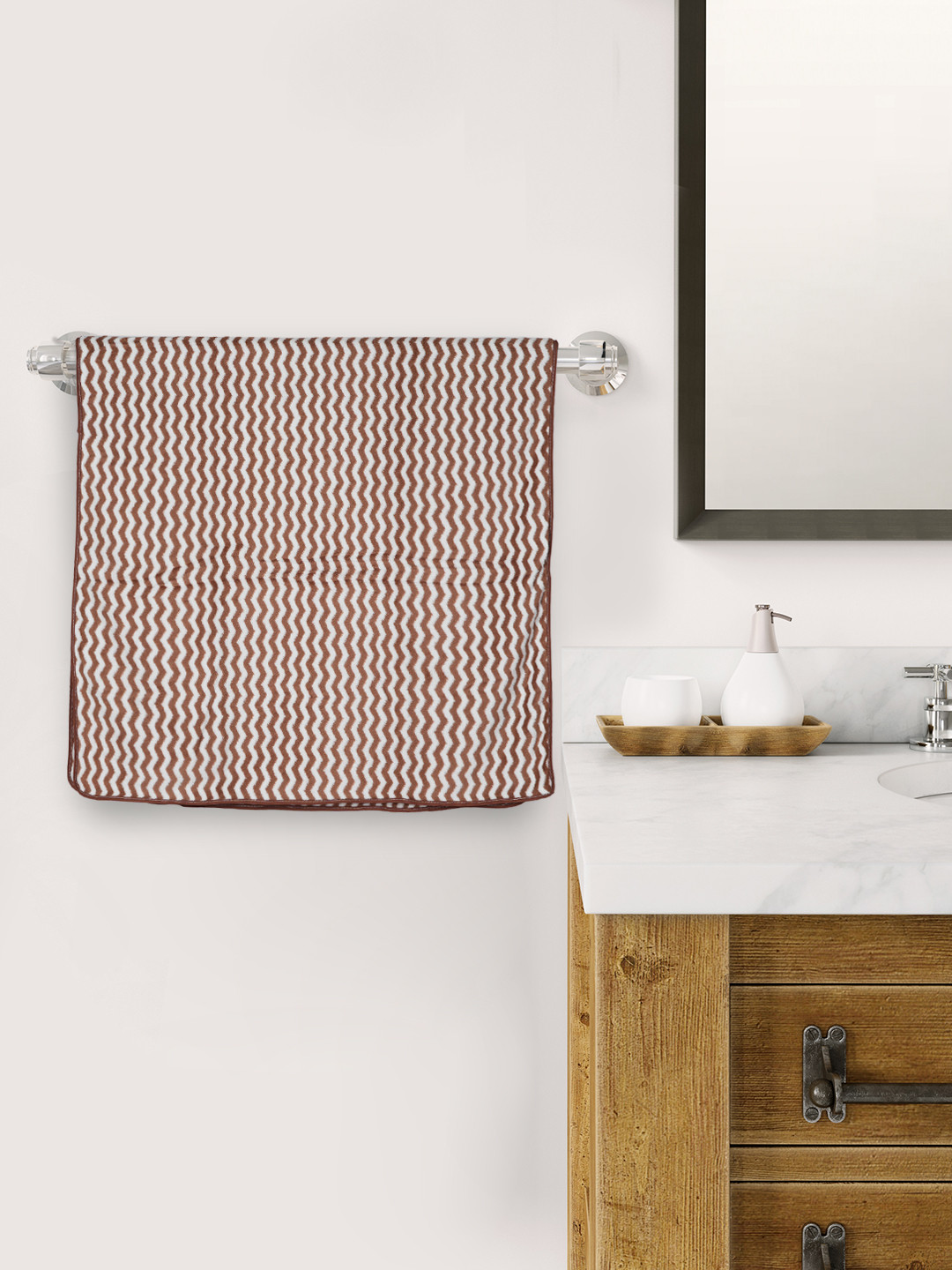 

Style Shoes White & Brown Striped Super Absorbent Bath Towels