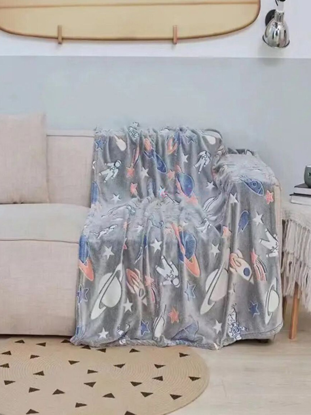 

Butterthief Grey & White AC Room 210 GSM Glow In The Dark Single Bed Blanket